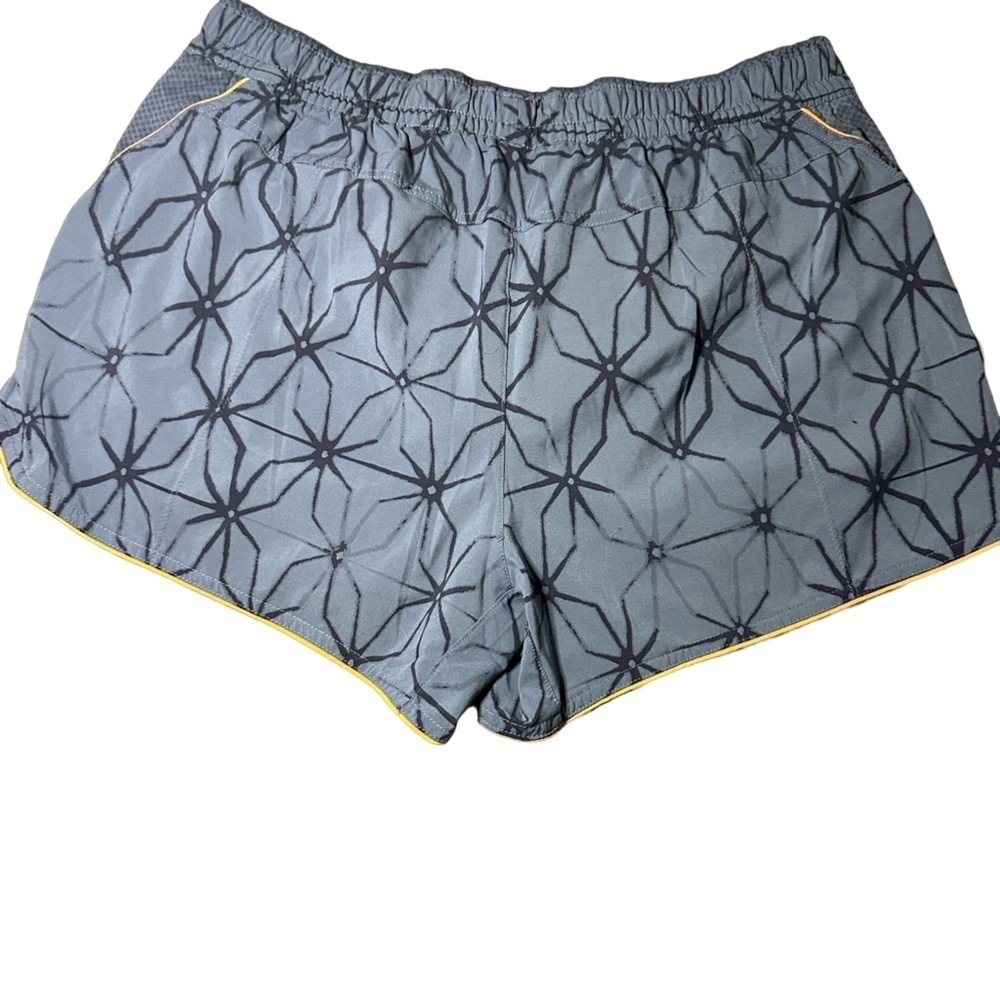 Brooks Running Shorts Size L - Picture 3 of 5